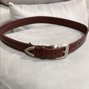 Brighton Belt Men’s 32 Brown Burgundy Leather Silver Tone Hardware #95207
